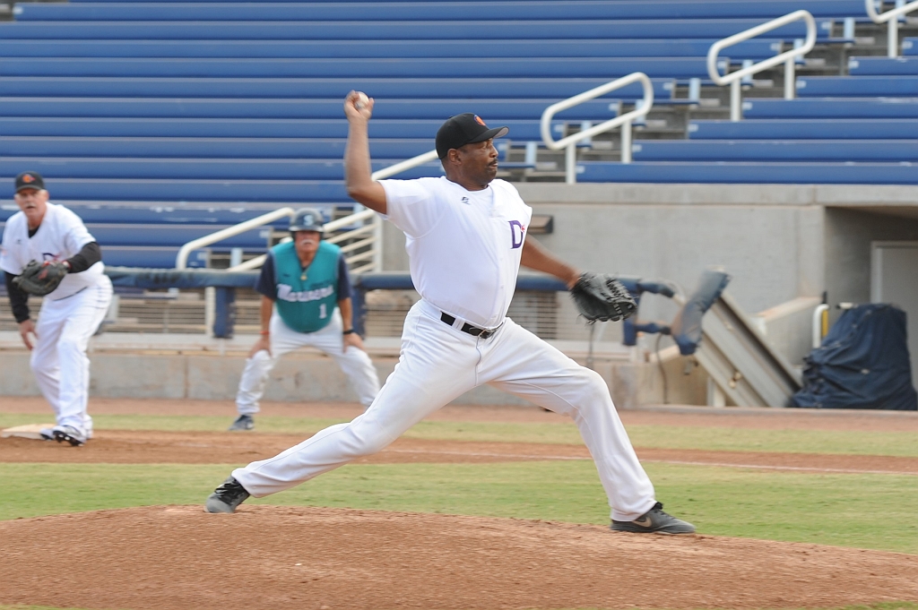 Dragons_2017-10-31 (206).jpg - (c)2010 DeVetter